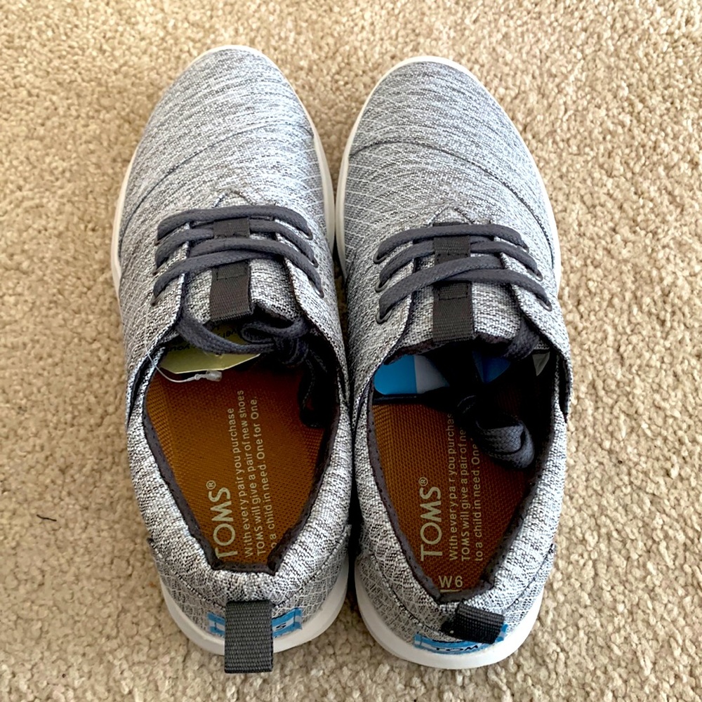 Toms shoes
